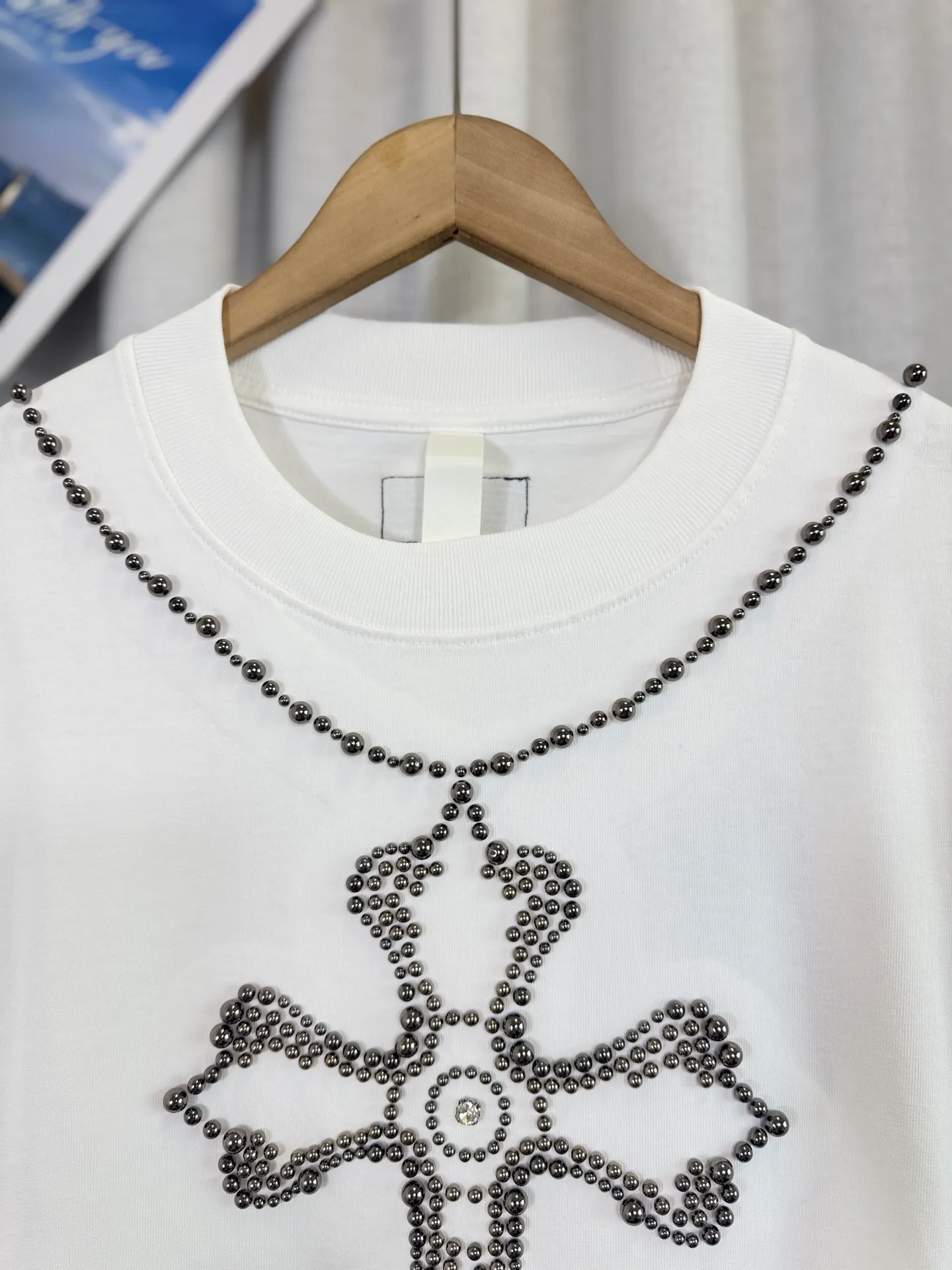 P210 ch high version Chrome Hearts 2025 spring and summer new horseshoe cross printed pearl compass short-sleeved T-shirt, fabric: 26 double yarns, 320 grams weight, pearl necklace Printing process: pearl necklace Color: black white Size: S M L XL Style number: 5168
